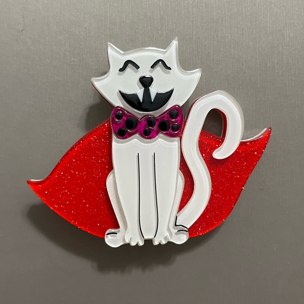 White Vampire kitty resin brooch